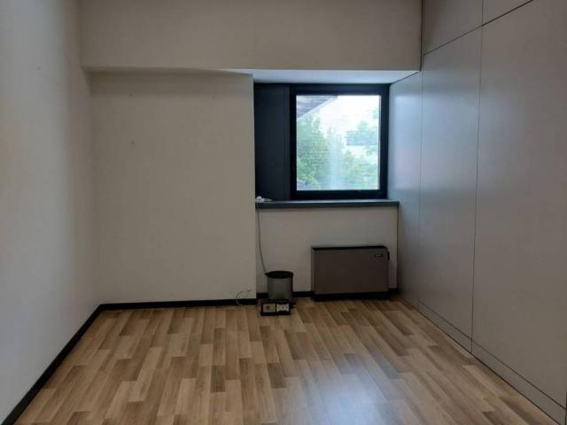 Locale Commerciale in affitto a Unione dei comuni Valli del Reno, Lavino e Samoggia, Casalecchio Di Reno