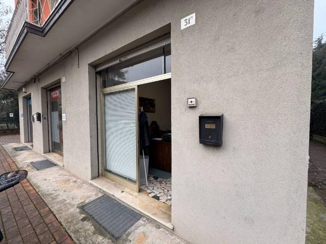 Locale Commerciale in affitto a Casalecchio Di Reno, Reggio Emilia