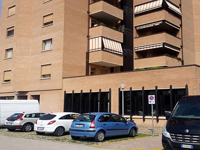 Locale Commerciale in affitto a Unione dei comuni Valli del Reno, Lavino e Samoggia, Casalecchio Di Reno