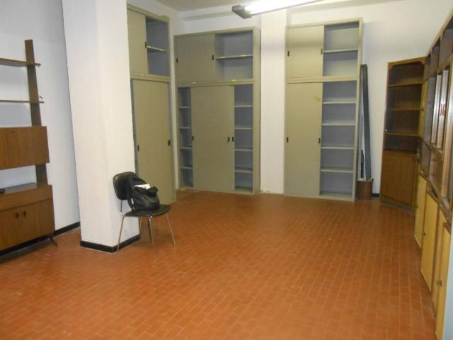 Locale Commerciale in affitto a Croce di Casalecchio, Casalecchio Di Reno