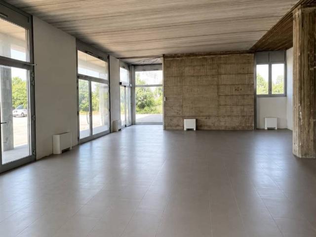 Locale Commerciale in affitto a Unione dei comuni Valli del Reno, Lavino e Samoggia, Casalecchio Di Reno