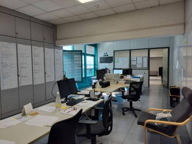 Locale Commerciale in affitto a Unione dei comuni Valli del Reno, Lavino e Samoggia, Casalecchio Di Reno
