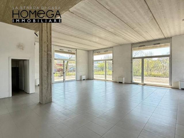 Locale Commerciale in affitto a Unione dei comuni Valli del Reno, Lavino e Samoggia, Casalecchio Di Reno
