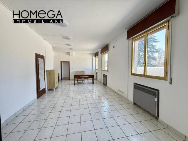 Locale Commerciale in affitto a Unione dei comuni Valli del Reno, Lavino e Samoggia, Casalecchio Di Reno