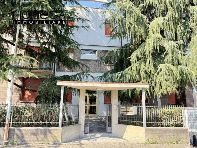 Locale Commerciale in affitto a Unione dei comuni Valli del Reno, Lavino e Samoggia, Casalecchio Di Reno
