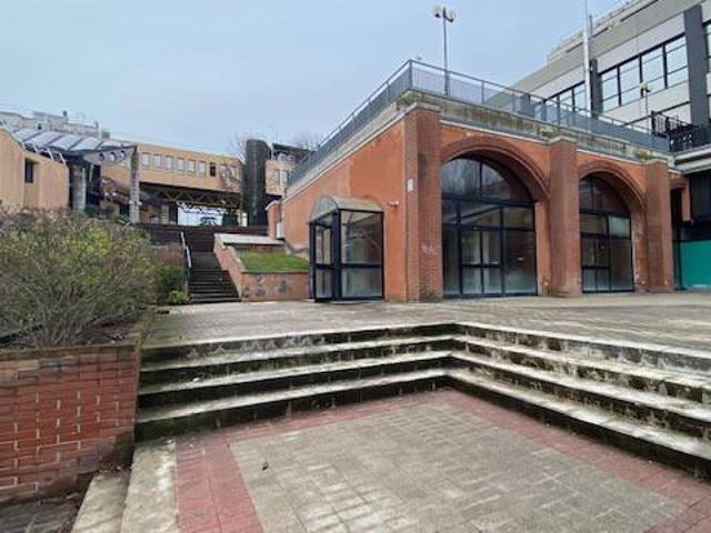 Locale Commerciale in affitto a Unione dei comuni Valli del Reno, Lavino e Samoggia, Casalecchio Di Reno