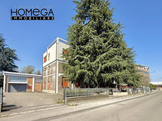 Locale Commerciale in affitto a Unione dei comuni Valli del Reno, Lavino e Samoggia, Casalecchio Di Reno