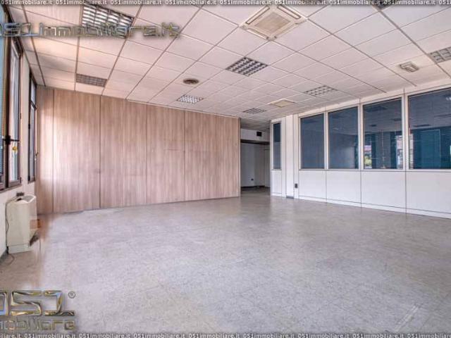 Locale Commerciale in affitto a Unione dei comuni Valli del Reno, Lavino e Samoggia, Casalecchio Di Reno