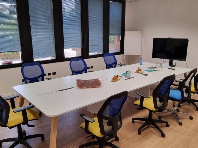 Locale Commerciale in affitto a Unione dei comuni Valli del Reno, Lavino e Samoggia, Casalecchio Di Reno