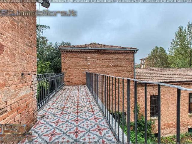 Locale Commerciale in affitto a Unione dei comuni Valli del Reno, Lavino e Samoggia, Casalecchio Di Reno