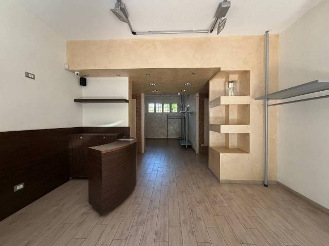 Locale Commerciale in affitto a Unione dei comuni Valli del Reno, Lavino e Samoggia, Casalecchio Di Reno
