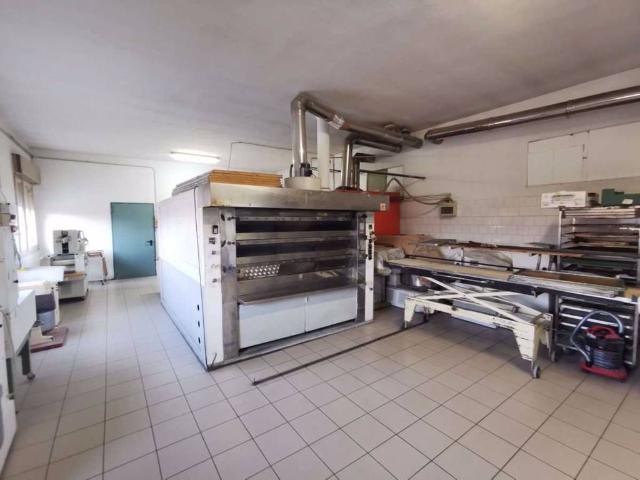 Locale Commerciale in affitto a Casaleone, Veneto