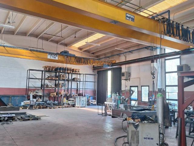Locale Commerciale in affitto a Tresinaro - Secchia, Re