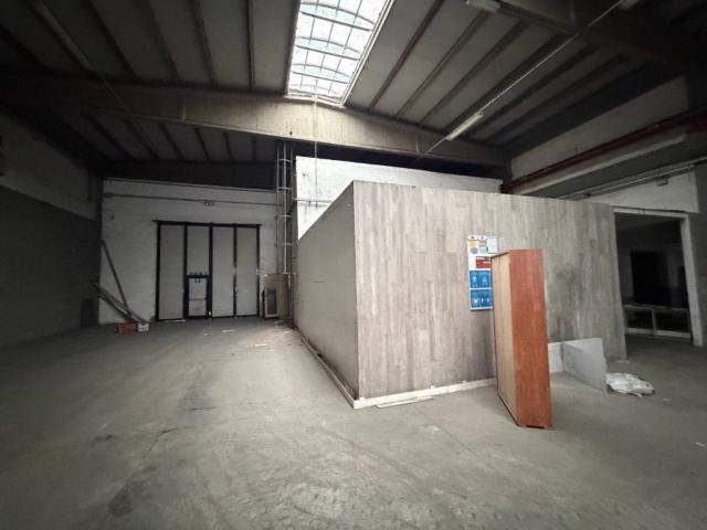 Locale Commerciale in affitto a Tresinaro - Secchia, Re