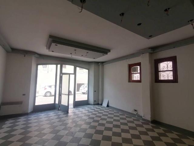 Locale Commerciale in affitto a Casalmaggiore, Lombardia