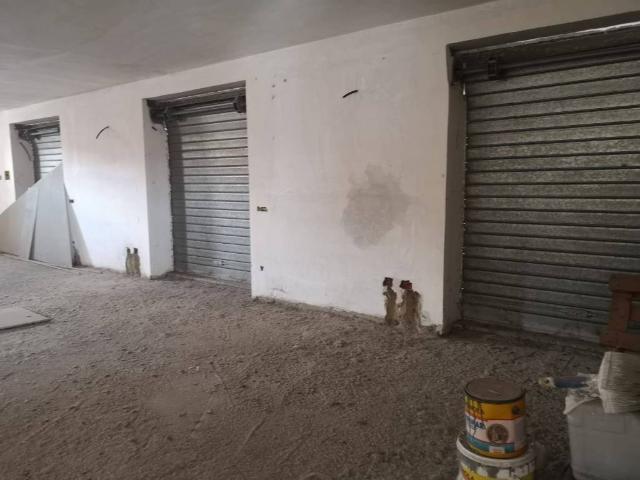 Locale Commerciale in affitto a Casalnuovo Di Napoli, Campania