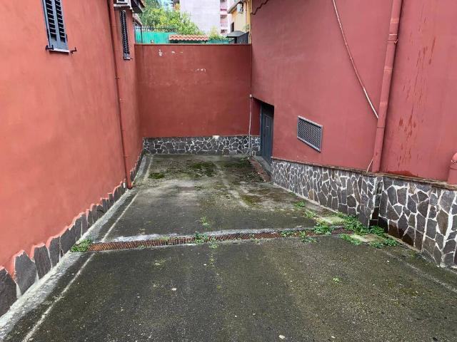 Locale Commerciale in affitto a Tavernanova, Casalnuovo Di Napoli