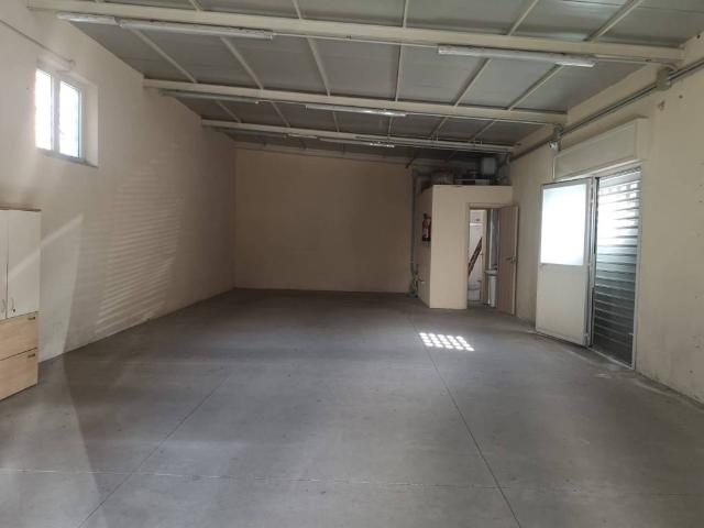 Locale Commerciale in affitto a Casalnuovo Di Napoli, Campania