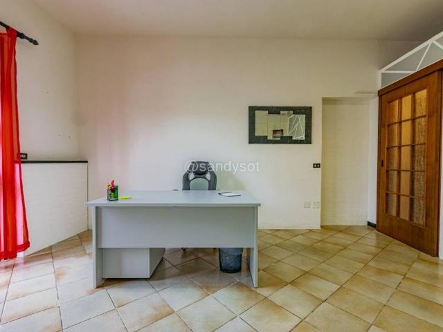Locale Commerciale in affitto a Casalpusterlengo, Lombardia