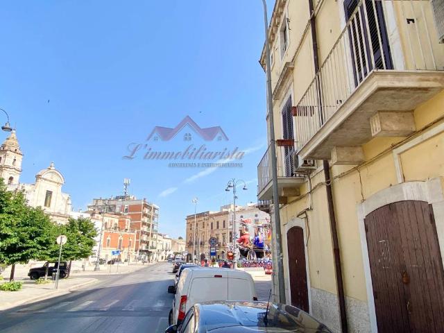 Locale Commerciale in affitto a Puglia, Bari