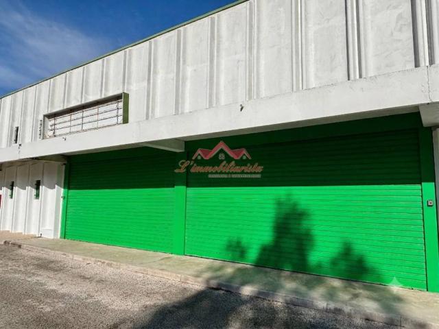 Locale Commerciale in affitto a Barialto, Puglia