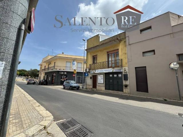 Locale Commerciale in affitto a Puglia, Lecce