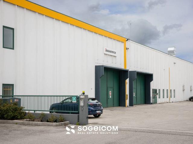 Locale Commerciale in affitto a Casarsa Della Delizia, Friuli-Venezia Giulia
