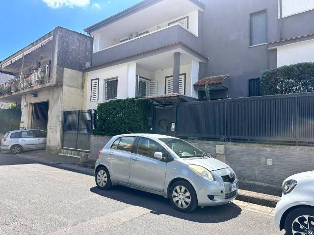 Locale Commerciale in affitto a Municipalità 7, Casavatore