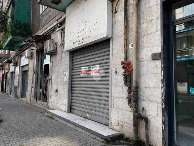 Locale Commerciale in affitto a Casavatore, Campania