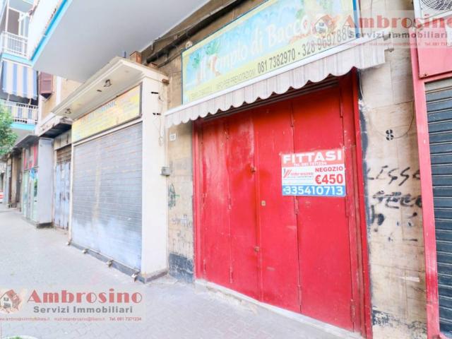 Locale Commerciale in affitto a Casavatore, Campania