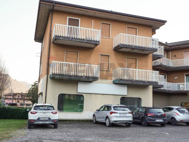 Locale Commerciale in affitto a Colognola, Casazza