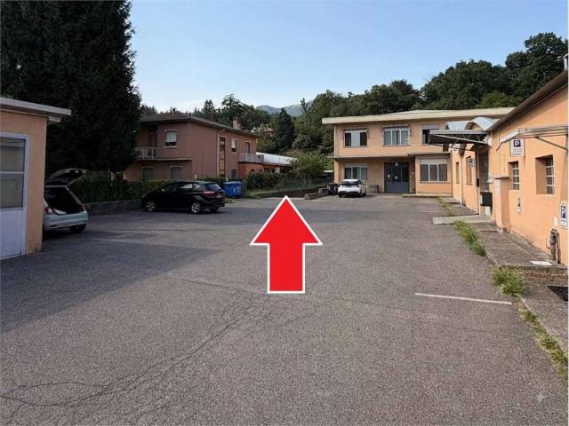 Locale Commerciale in affitto a Casciago, Lombardia