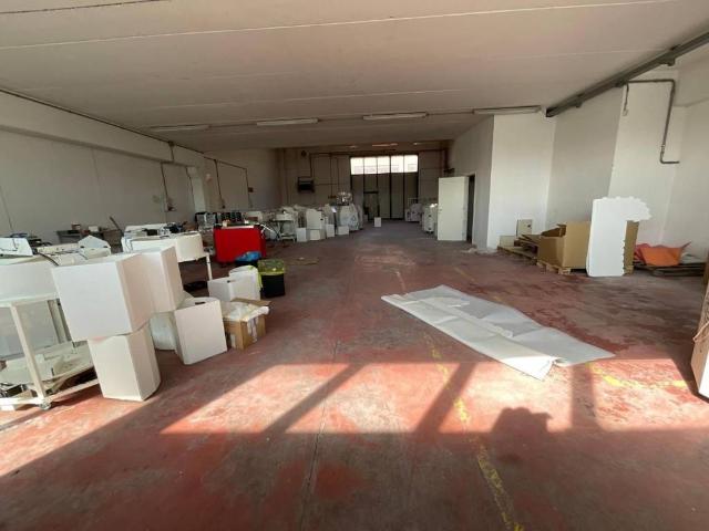 Locale Commerciale in affitto a Marciana, Cascina