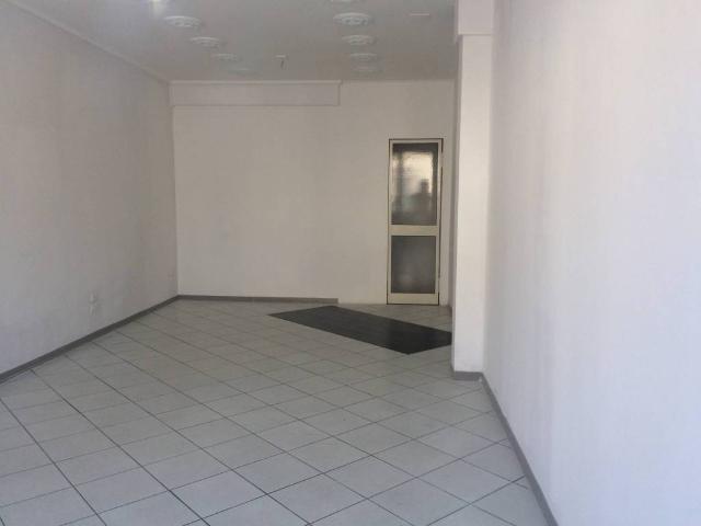 Locale Commerciale in affitto a Navacchio, Cascina