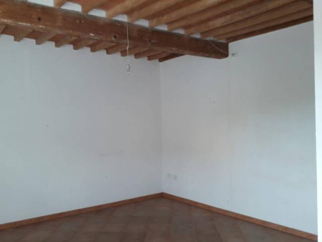 Locale Commerciale in affitto a Navacchio, Cascina
