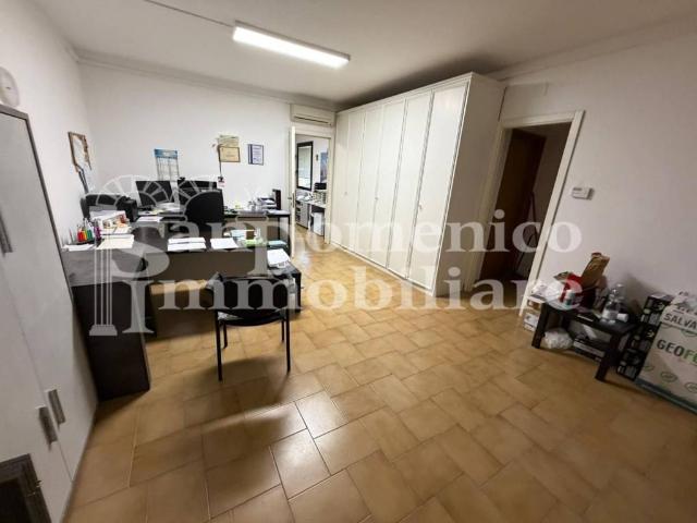 Locale Commerciale in affitto a Navacchio, Cascina