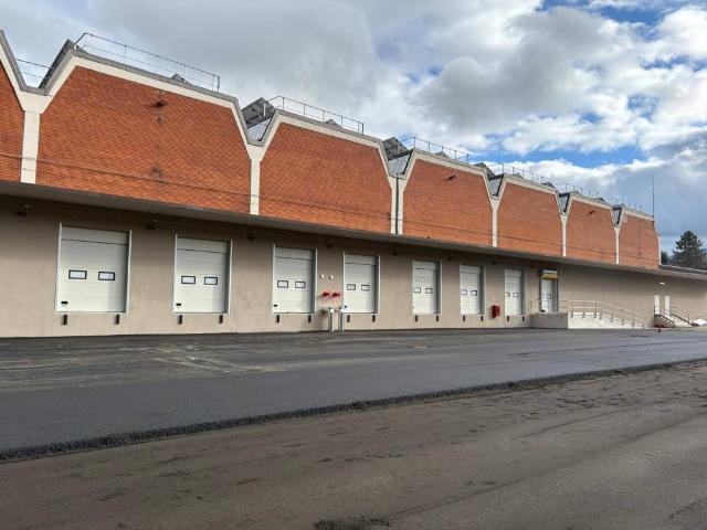 Locale Commerciale in affitto a Casella, Liguria