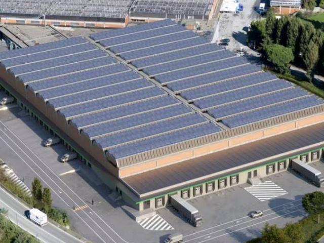 Locale Commerciale in affitto a Casella, Liguria