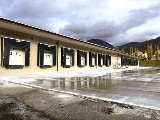 Locale Commerciale in affitto a Casella, Liguria