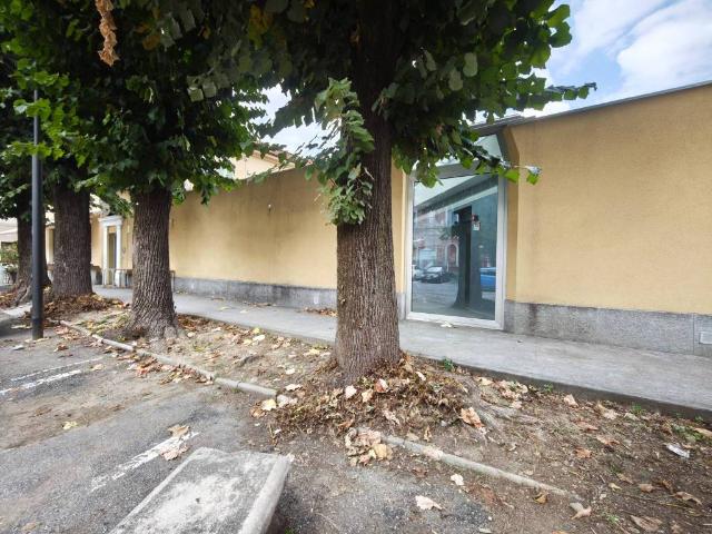 Locale Commerciale in affitto a Piemonte, Torino