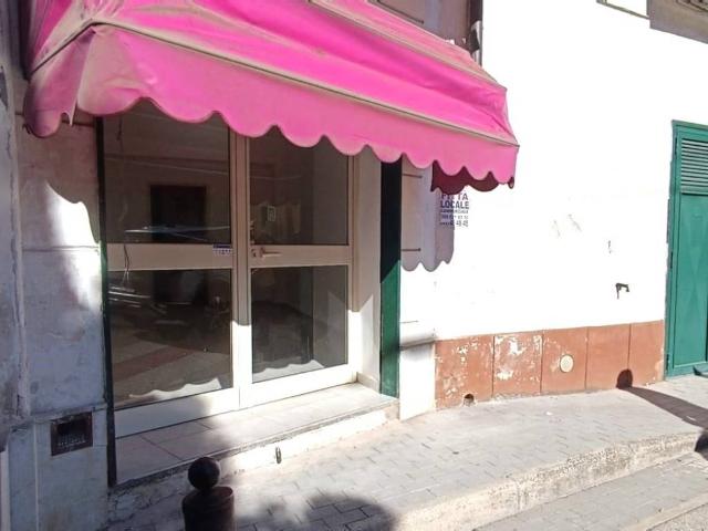 Locale Commerciale in affitto a Caserta, Campania