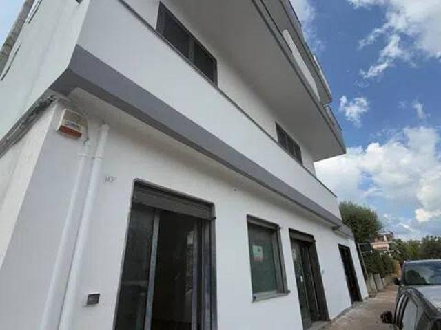 Locale Commerciale in affitto a Caserta