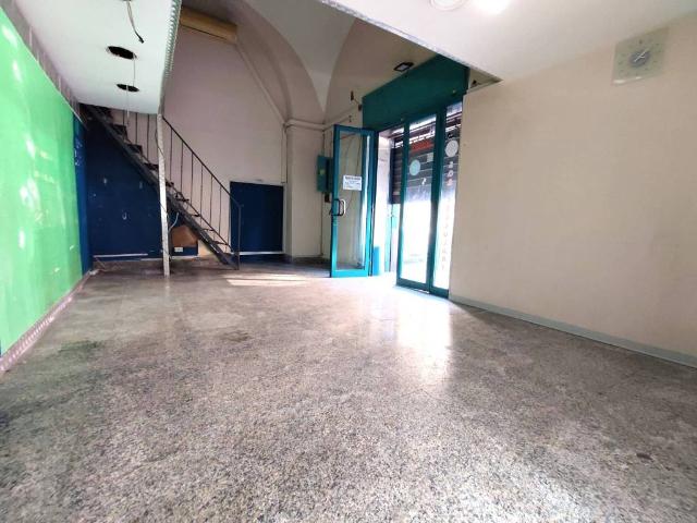 Locale Commerciale in affitto a Centro Storico, Caserta