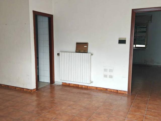 Locale Commerciale in affitto a San Clemente, Caserta