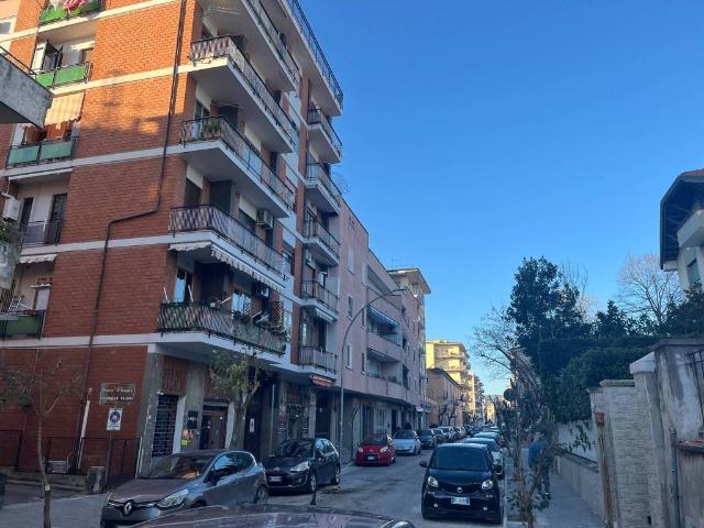 Locale Commerciale in affitto a Acquaviva, Caserta