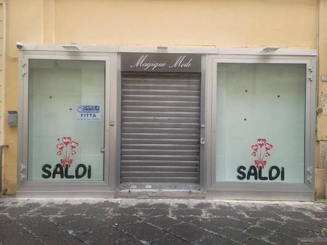 Locale Commerciale in affitto a Centro Storico, Caserta