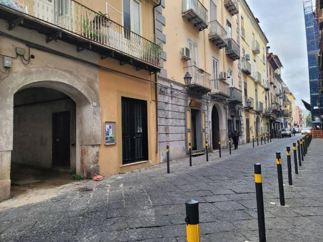 Locale Commerciale in affitto a Centro Storico, Caserta
