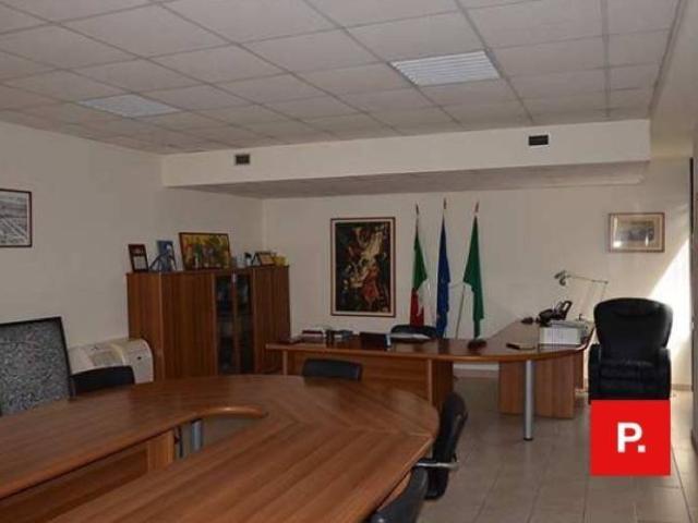 Locale Commerciale in affitto a San Benedetto, Caserta