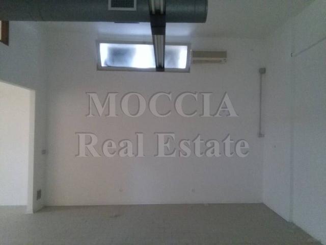 Locale Commerciale in affitto a Acquaviva, Caserta