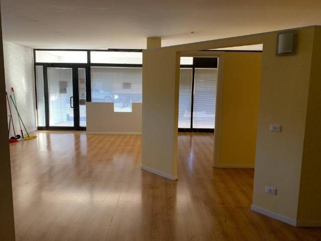 Locale Commerciale in affitto a Casier